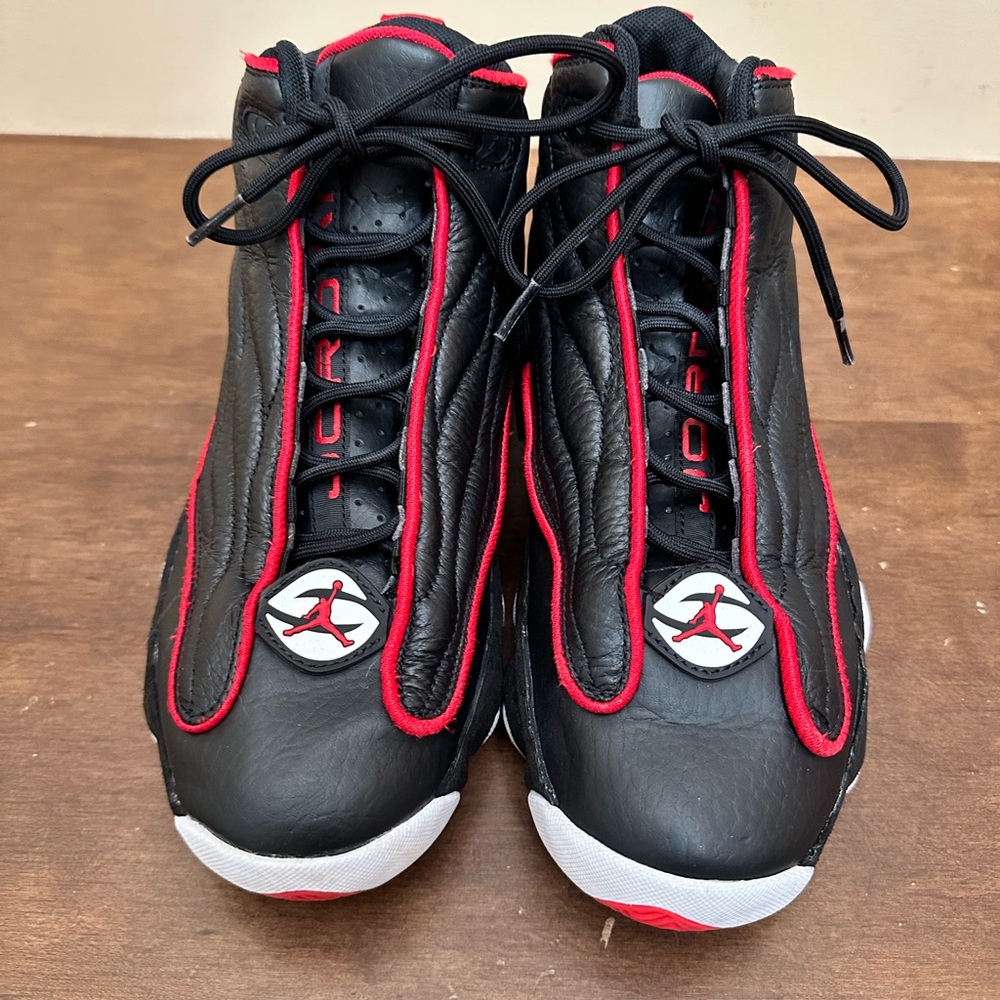 Basketball Shoes - Jordan Strongs